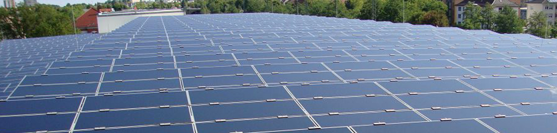 Photovoltaik-Anlage aufs dach - Energiegewinnung aus erneuerbaren Energien